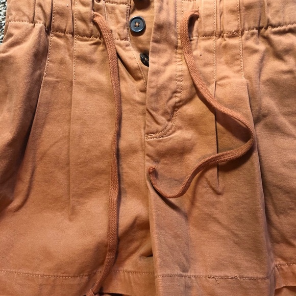 High Rise Button Up Shorts ⭐️ - Picture 2 of 3